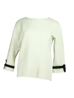 Dámský svetr na rukávech bílým volánkem a černou SW  Gemini model 7548622 - FPrice