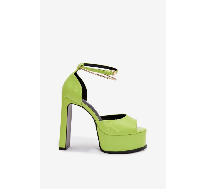 Lakované dámské sandály na podpatku a platformě Zelené model 21951663 - Boto