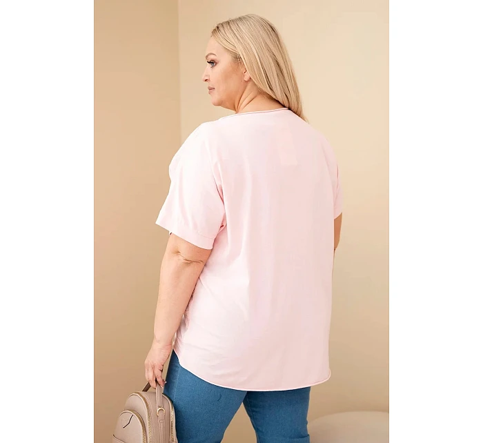 Dámská bavlněná halenka Plus Size s model 22092372 květinami cukrově růžová - K-Fashion