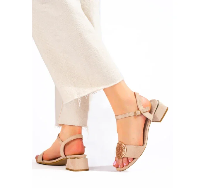 Výborné dámské sandály hnědé na širokém podpatku Výborné dámské sandály hnědé na širokém podpatku