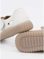 Stylové dámské  polobotky bílé na plochém podpatku