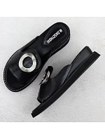 Dámské žabky na nízkém podpatku černé M.Daszynski Dámské žabky na nízkém podpatku černé M.Daszynski