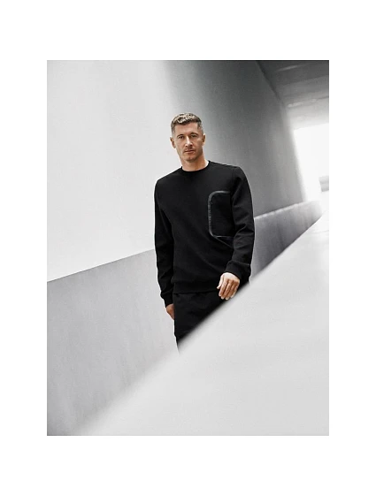 Pánská mikina z fleece s pravidelným střihem bez kapuce 4F x Robert Lewandowski RL9SAW25TSWSM2579-20S Pánská mikina z fleece s pravidelným střihem bez kapuce 4F x Robert Lewandowski RL9SAW25TSWSM2579-20S
