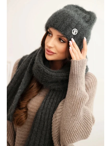 Dámská souprava čepice a dlouhý šál z měkké příze grafitový