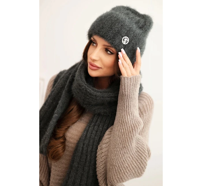 Dámská souprava čepice a dlouhý šál z měkké příze grafitový