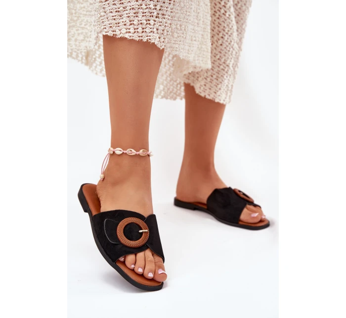 Dámské Pantofle Na Plochém Podpatku S Přezkou Černé model 21698879 - Boto Dámské Pantofle Na Plochém Podpatku S Přezkou Černé model 21698879 - Boto