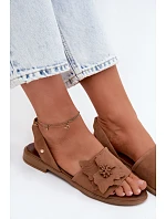 Kožené semišové sandály na nízkém podpatku s ozdobným květem Zazoo 407471 hnědé