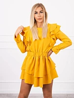 Šaty s vertikálními volány hořčicové barvy