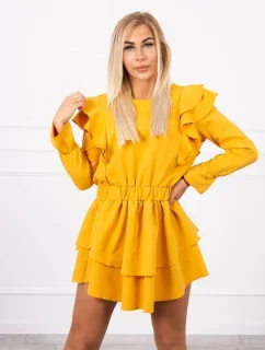 Šaty s vertikálními volány hořčicové barvy