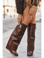 Dámské kozačky na platformě s páskem a stříbrným detailem 033 Hnědé - Korivelle Dámské kozačky na platformě s páskem a stříbrným detailem 033 Hnědé - Korivelle