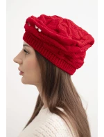 Dámská zimní čepice s ozdobným pletením a krystalky K398 červená