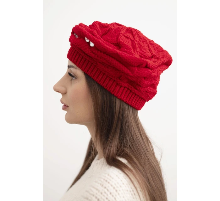 Dámská zimní čepice s ozdobným pletením a krystalky K398 červená