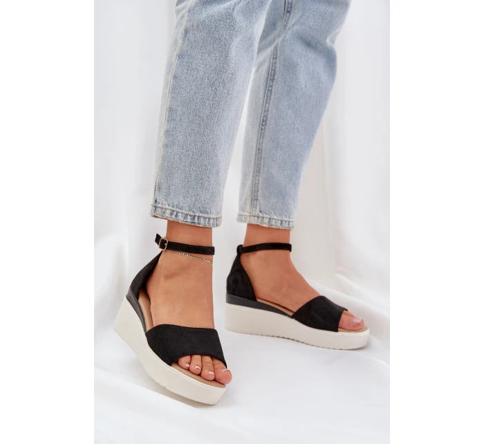 Lehké sandály na platformě a s jemným černé model 21684676 - Boto