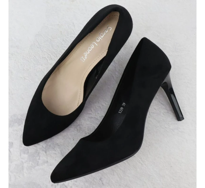 Černé semišové lodičky na jehlovém podpatku Sergio model 22013071 - LEONE