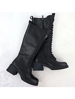Dámské kožené šněrovací kozačky s černé, model 22368751 - VINCEZA Dámské kožené šněrovací kozačky s černé, model 22368751 - VINCEZA