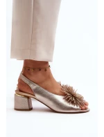 Kožené sandály s ozdobou model 21647411 Zlaté - Laura Messi