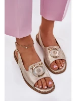 Elegantní Sandály S Dekorací Na Plochém Podpatku model 21698171 Zlaté - S.Barski Elegantní Sandály S Dekorací Na Plochém Podpatku model 21698171 Zlaté - S.Barski