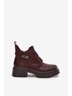 Nízké zateplené dámské kotníkové boty na klínku s ozdobným páskem bordó model 21712788 - Boto