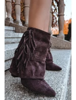 Dámské kotníkové boty na podpatku s třásněmi a zlatými přezkami čokoládové Evelisse Dámské kotníkové boty na podpatku s třásněmi a zlatými přezkami čokoládové Evelisse