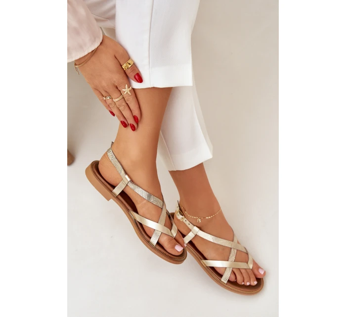 Kožené Ploché Sandály S Pásky Zlaté model 21683991 - Zazoo Kožené Ploché Sandály S Pásky Zlaté model 21683991 - Zazoo