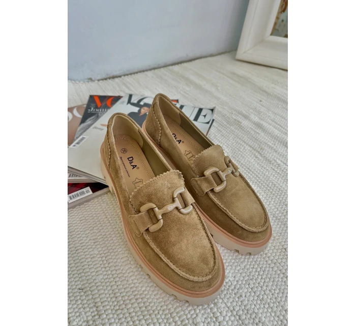 Dámské semišové mokasíny s ozdobou D&A TW117 hnědé Dámské semišové mokasíny s ozdobou D&A TW117 hnědé