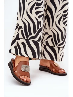 Dámské Pantofle Na Klínu Eko Kůže S Ozdobou Hnědé model 21686804 - Boto