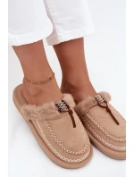 Dámské chlupaté papuče s kožíškem a výšivkou – béžové Perivelle Dámské chlupaté papuče s kožíškem a výšivkou – béžové Perivelle
