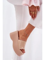 Dámské Pantofle Na Platformě A Klínu Béžové model 21687188 - Boto Dámské Pantofle Na Platformě A Klínu Béžové model 21687188 - Boto