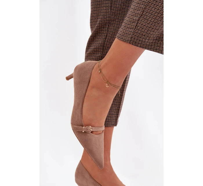 Dámské lodičky na nízkém podpatku s ozdobnou páskou Tmavě béžové model 22037728 - Boto