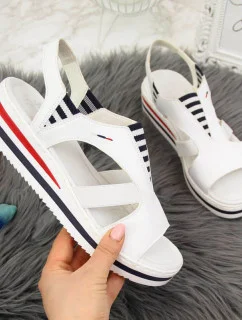 Sandály na platformě Rieker W V02Y5 white