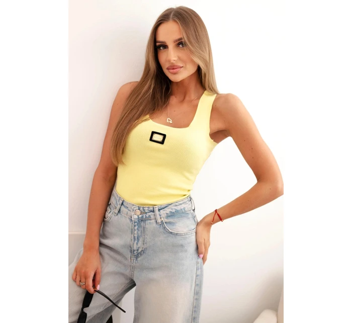 Dámská pruhovaná top s ramínky a ozdobnou nášivkou žlutá