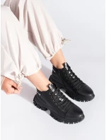 Zajímavé kotníčkové boty dámské černé na plochém podpatku Zajímavé kotníčkové boty dámské černé na plochém podpatku