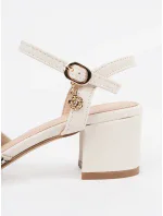 Luxusní sandály bílé dámské na širokém podpatku Luxusní sandály bílé dámské na širokém podpatku
