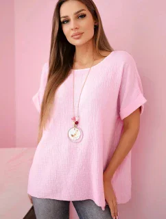 Mušelínová halenka s náhrdelníkem bonbónově růžová