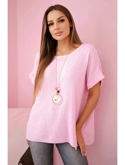 Mušelínová halenka s náhrdelníkem bonbónově růžová