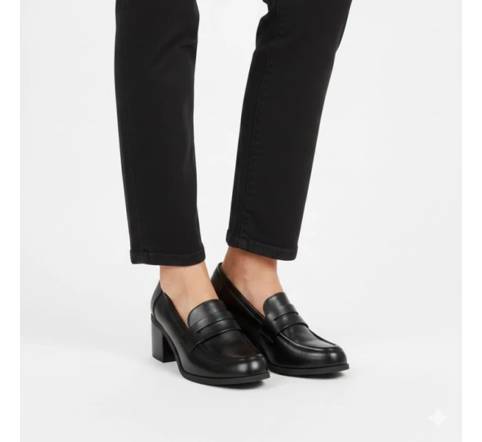 Černá dámská obuv na podpatku model 22015036 - M. Daszyński Černá dámská obuv na podpatku model 22015036 - M. Daszyński