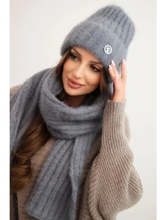 Dámská souprava čepice a dlouhý šátek z měkké příze tmavě šedý