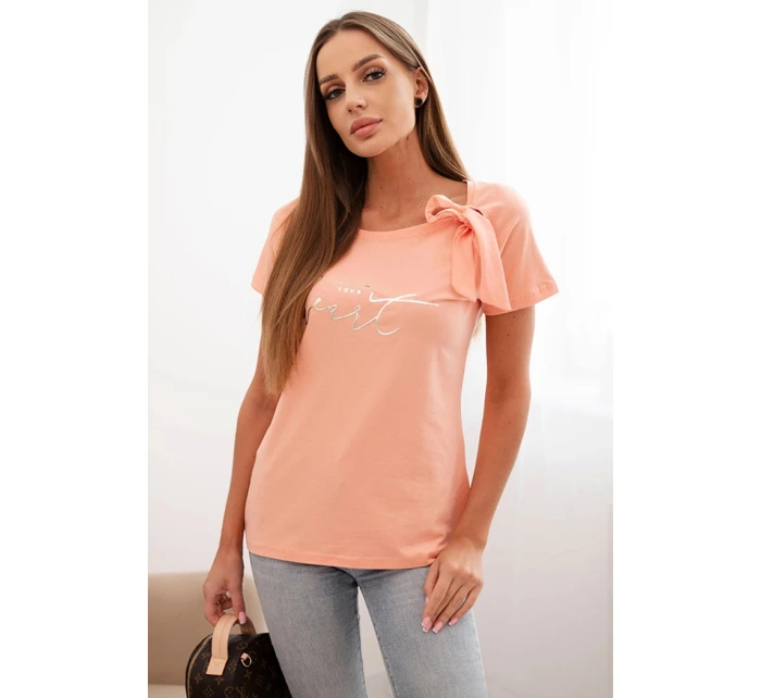 Dámská bavlněná halenka s mašlí na model 22014265 a s potiskem meruňková - K-Fashion