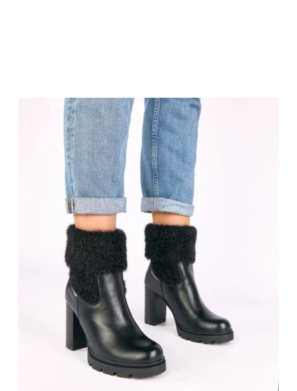 Boty na podpatku  model 221642 Solea