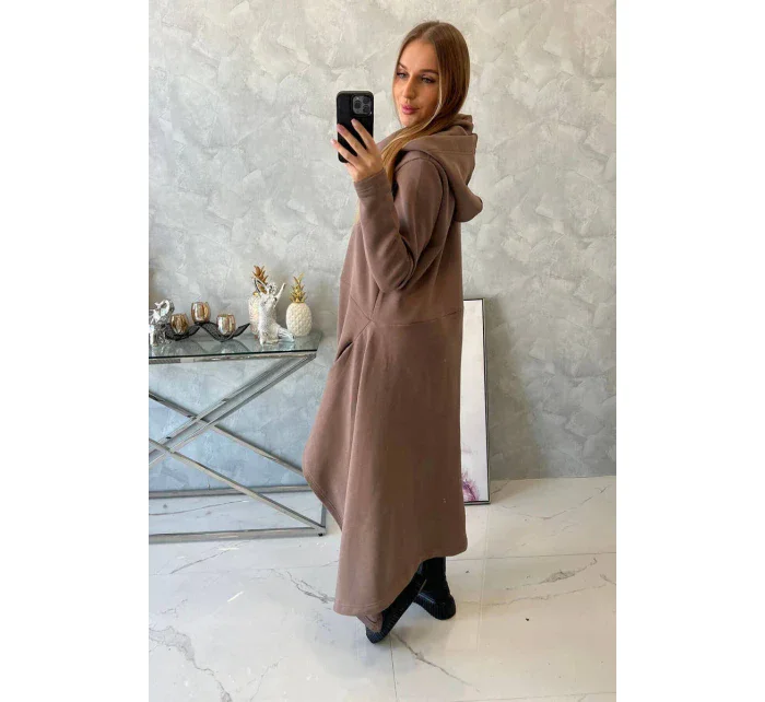 Zateplené šaty s delšími stranami mocca Zateplené šaty s delšími stranami mocca