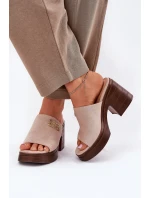 Dámské sandály na masivním podpatku se zlatým detailem Vinceza 17400 béžové