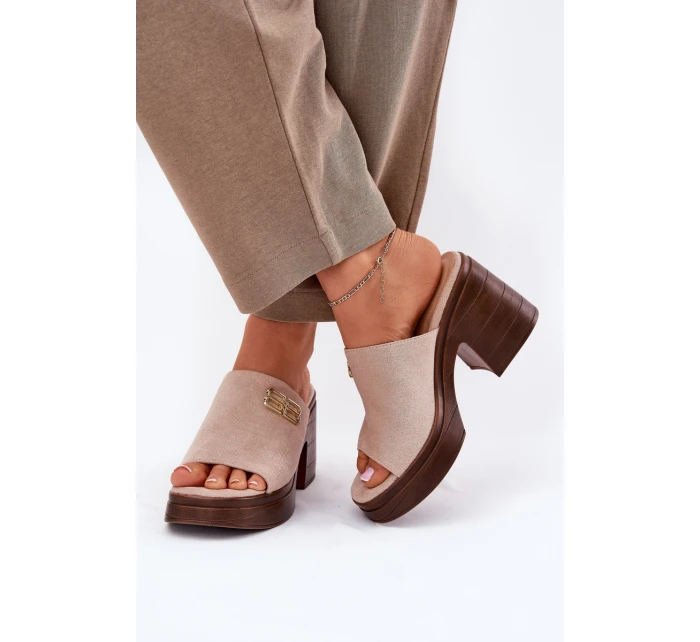 Dámské sandály na masivním podpatku se zlatým detailem Vinceza 17400 béžové