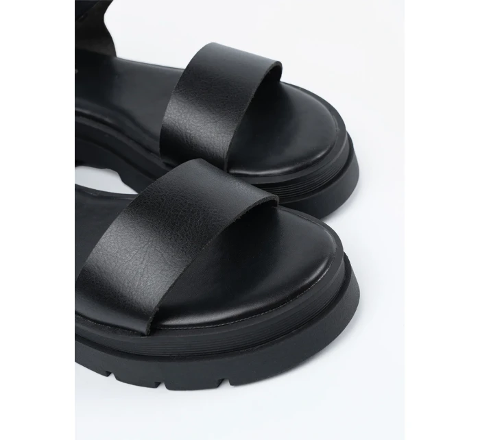 Pěkné  sandály černé dámské platforma