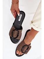 Dámské ploché pantofle s ozdobnou sponou Černé model 22039864 - Boto