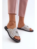 Lesklé dámské ploché pantofle se stříbrným zdobením Ebirena Lesklé dámské ploché pantofle se stříbrným zdobením Ebirena