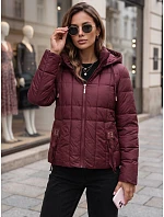 Kurtka damska pikowana z kapturem bordowa model 22341085 - FashionStreet Kurtka damska pikowana z kapturem bordowa model 22341085 - FashionStreet