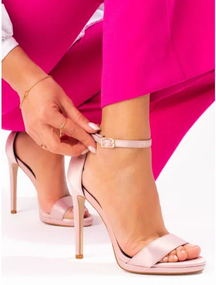 Zajímavé dámské sandály růžové na jehlovém podpatku Zajímavé dámské sandály růžové na jehlovém podpatku