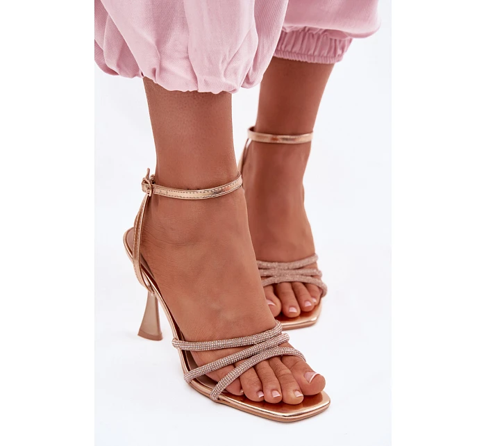 Sandály na podpatku  model 226508 Step in style