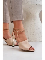 Kožené Sandály Na Jehlovém Podpatku S Ozdobným  Béžové model 21683561 - CheBello