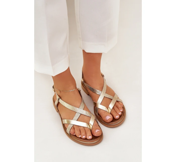 Kožené Ploché Sandály S Pásky Zlaté model 21683991 - Zazoo Kožené Ploché Sandály S Pásky Zlaté model 21683991 - Zazoo